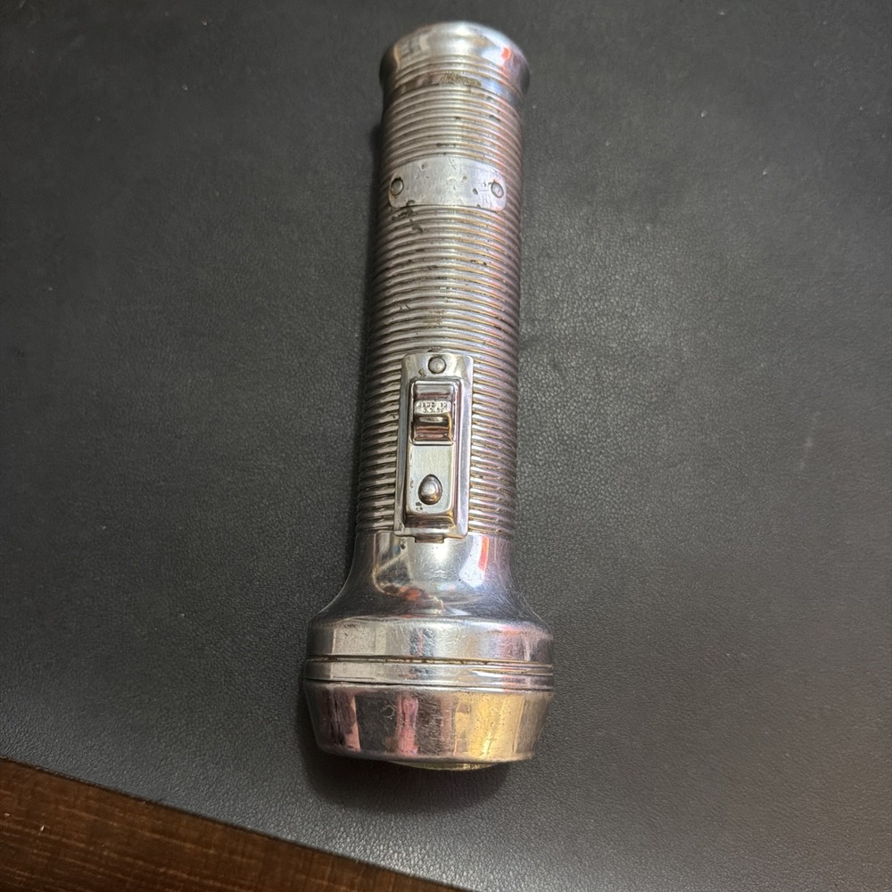 Vintage Rayovac Sportsman Ribbed Flashlight Premium Grade - Untested!